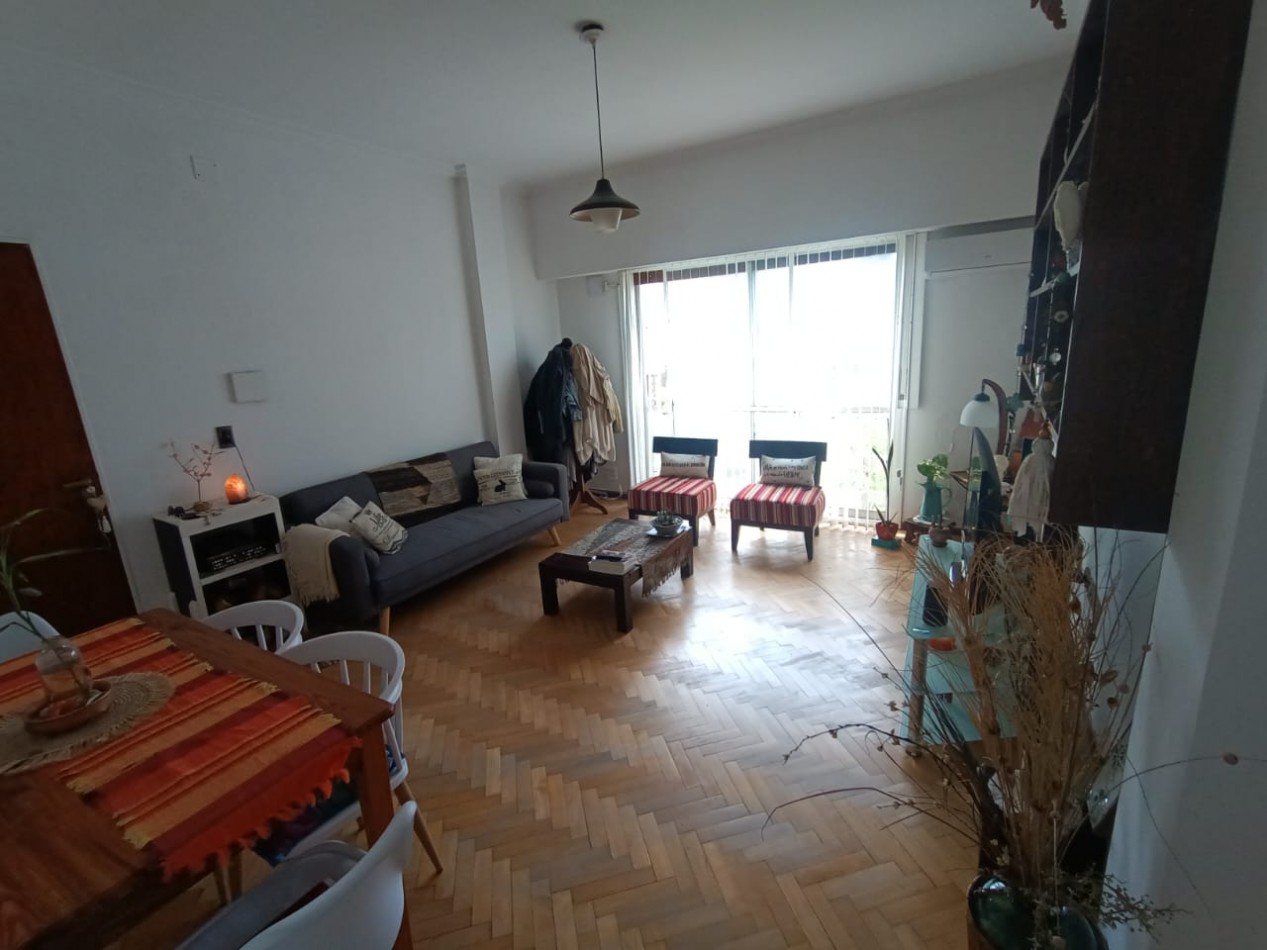 Venta departamento centrico 3 ambientes.