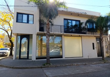Alquiler local comercial en esquina.